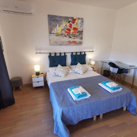 Comodo Appartamento Casa Razzoli Palau Exteriör bild
