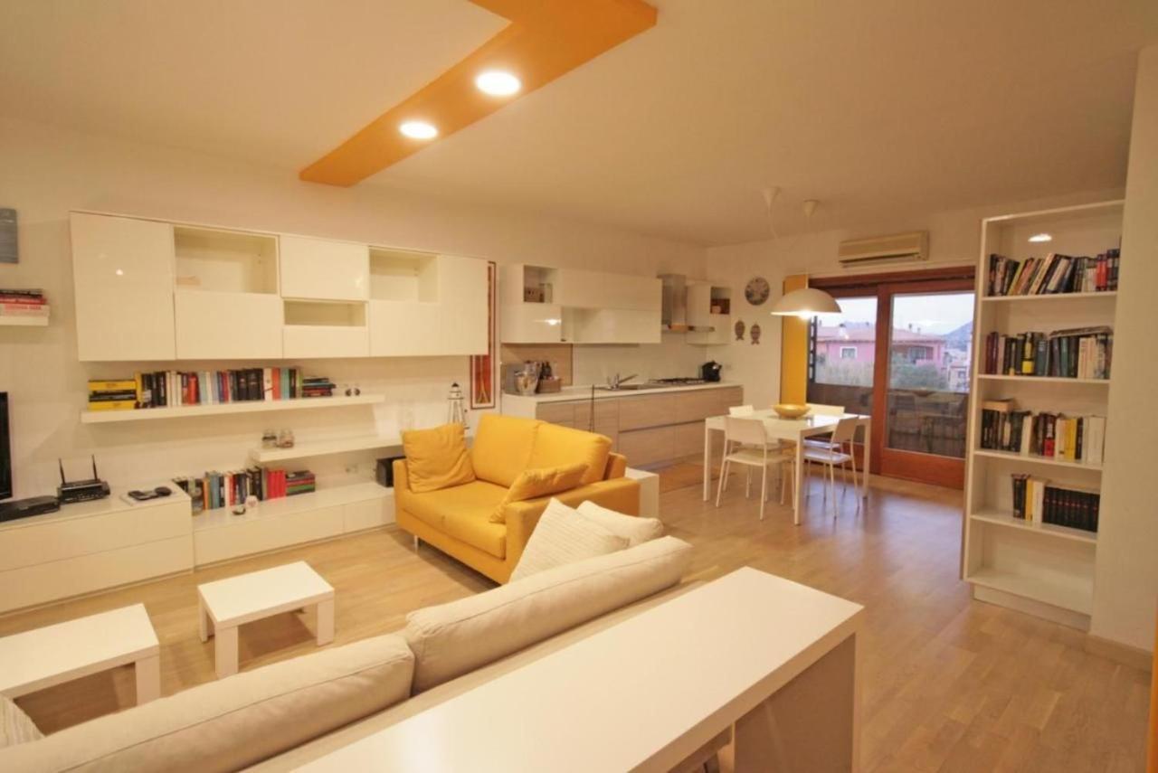 Comodo Appartamento Casa Razzoli Palau Exteriör bild