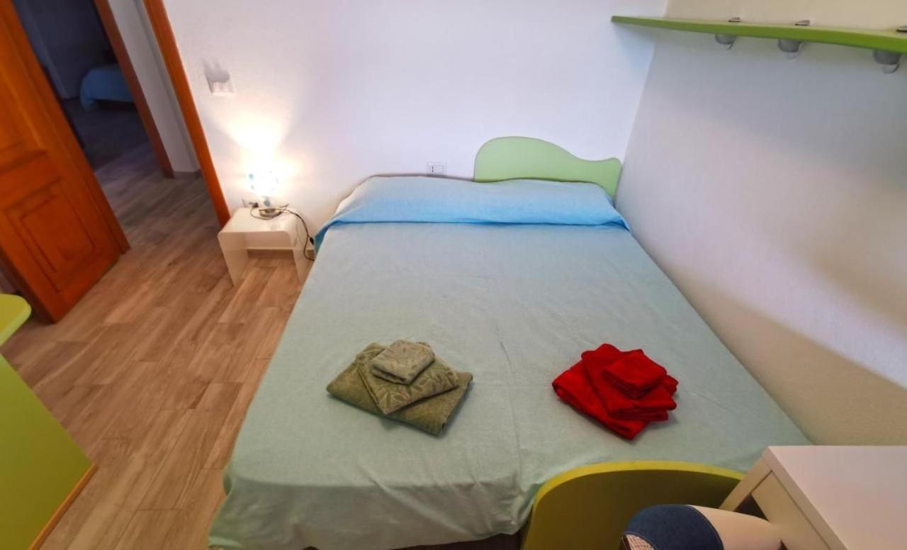 Comodo Appartamento Casa Razzoli Palau Exteriör bild