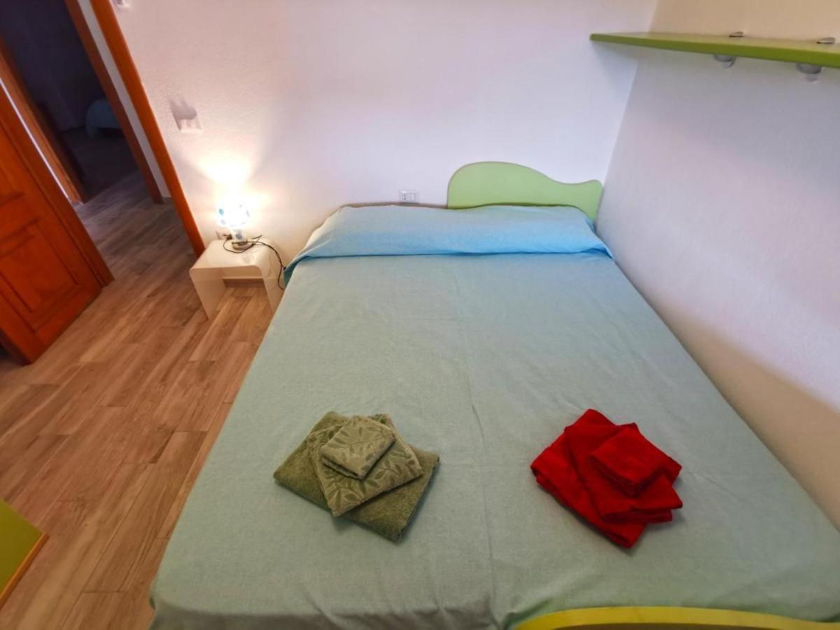 Comodo Appartamento Casa Razzoli Palau Exteriör bild