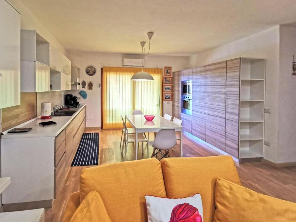 Comodo Appartamento Casa Razzoli Palau Exteriör bild