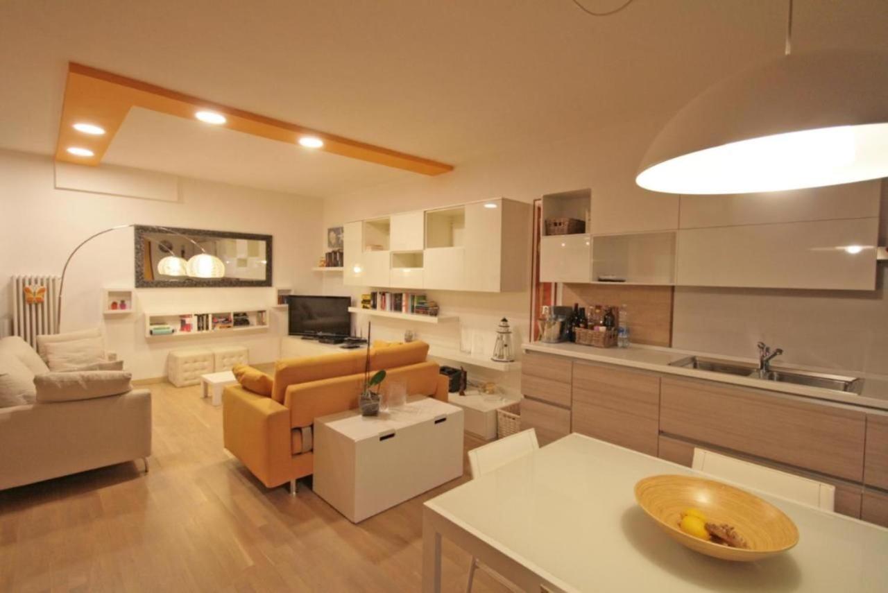Comodo Appartamento Casa Razzoli Palau Exteriör bild