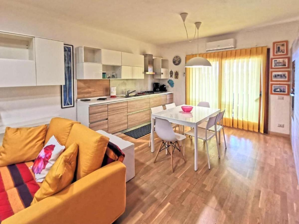 Comodo Appartamento Casa Razzoli Palau Exteriör bild