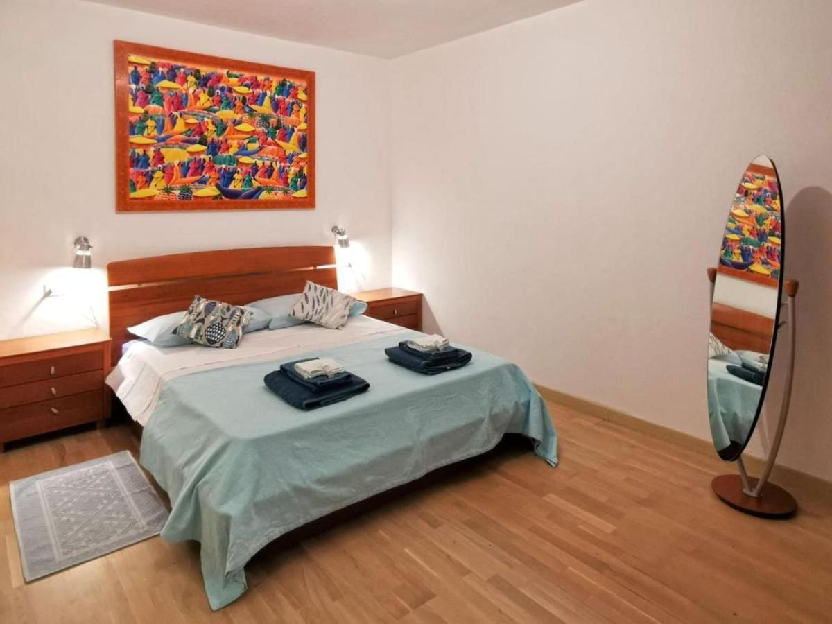 Comodo Appartamento Casa Razzoli Palau Exteriör bild