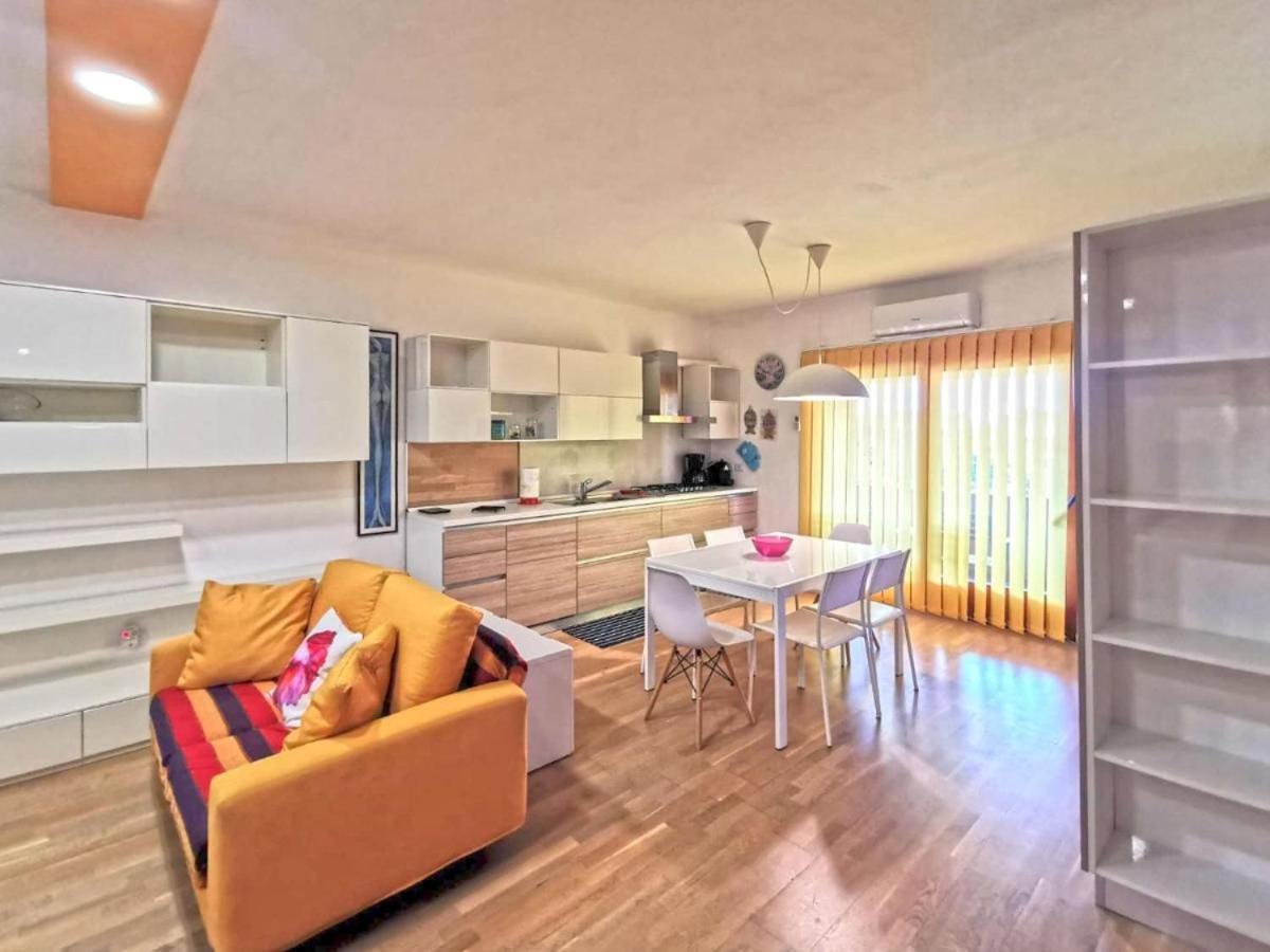 Comodo Appartamento Casa Razzoli Palau Exteriör bild